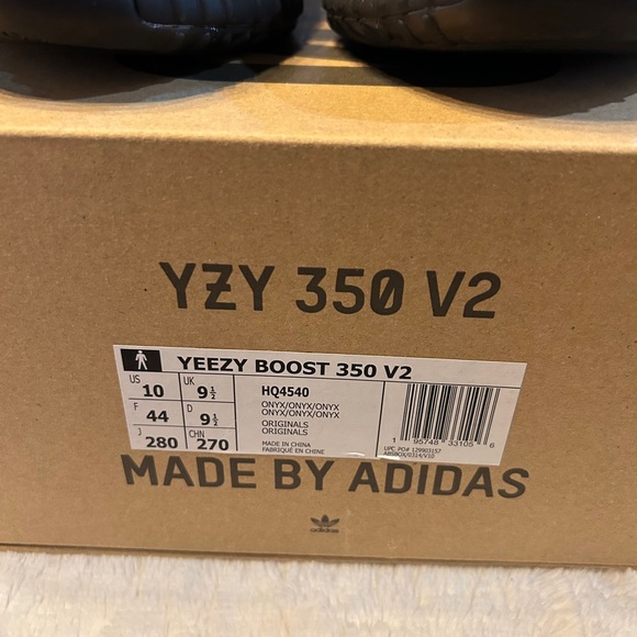 Yeezy Boost 350 V2 Onyx sz10 - Picture 2 of 4